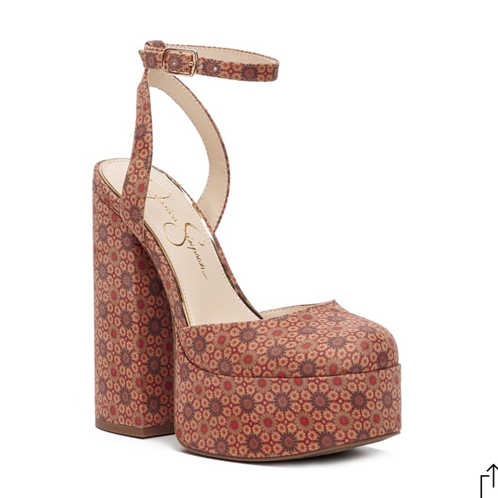 Jessica Simpson Skilla Platform Pump